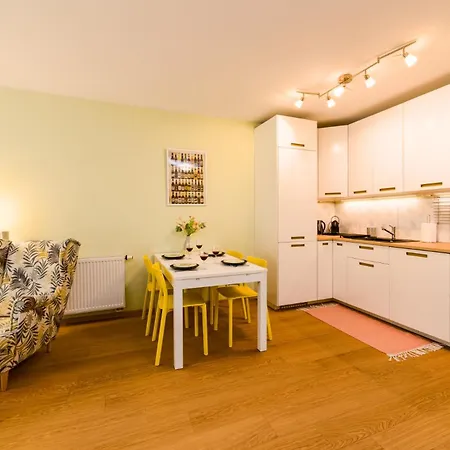 Nadodrze - Balcony, Parking, Workspace - By Rentujemy Apartment *